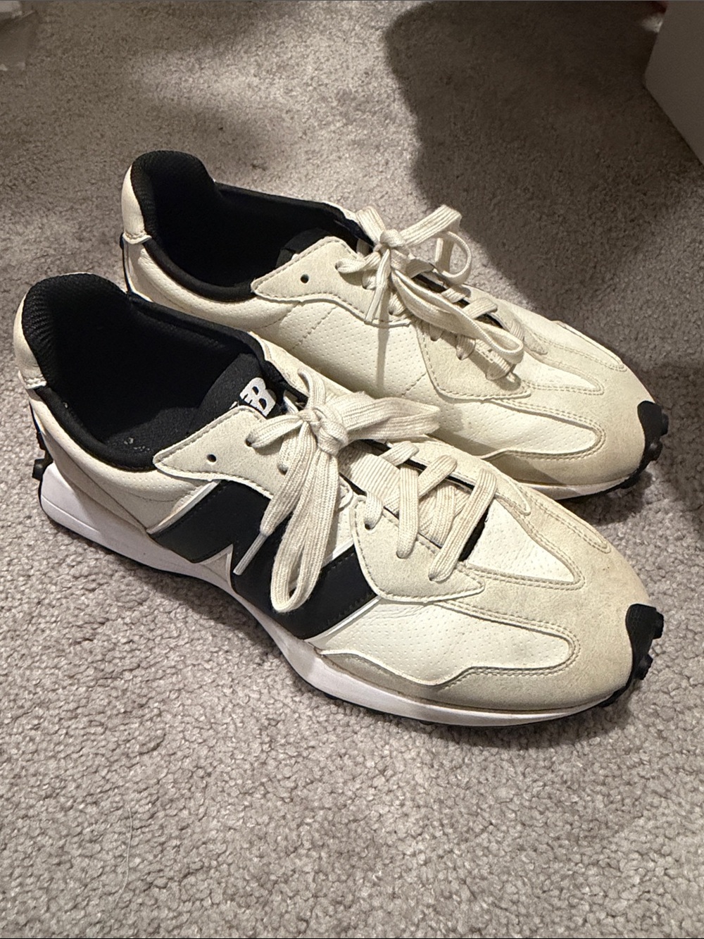 Women’s Beige and Black Casual New Balance Golf Sneakers - Blk & Cream Spikeless